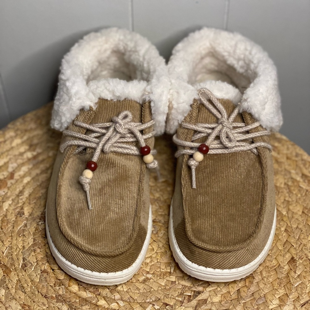 NWT Hey Dude Britt corduroy nut booties. Size 8
